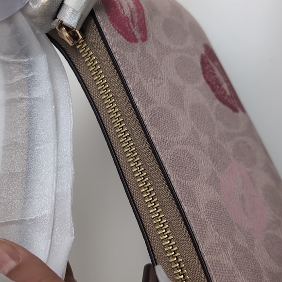 Coach CZ943 Teri Mini Crossbody Bag In Signature Canvas W/Lips Print - Last One - Picture 11 of 14